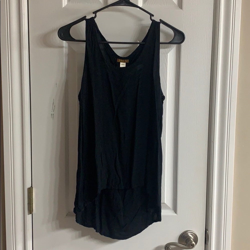 Black hi-lo shirt